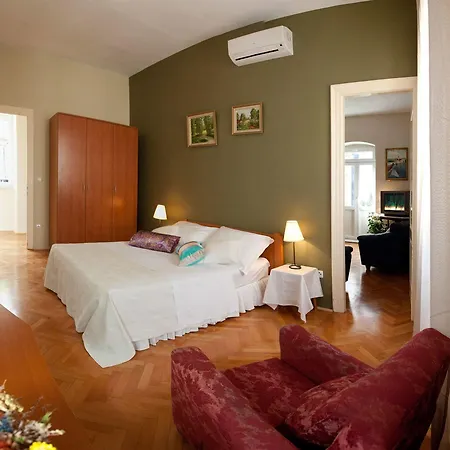 Bouganvillea 3* ספליט